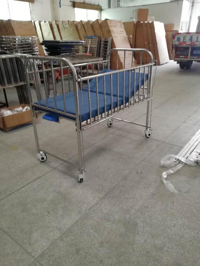 Bahan Stainless Steel Tempat Tidur Bayi Rumah Sakit Medis 1