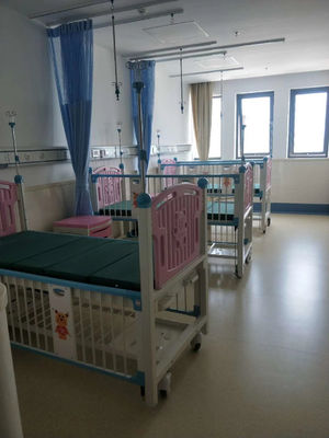 Dua Engkol Tempat Tidur Bayi Rumah Sakit Sandaran Disesuaikan