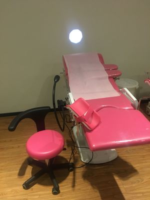 Meja Pemeriksaan Gynaec Listrik Rumah Sakit Pink Meja Obstetri Tempat Tidur Pengiriman Dengan Lampu