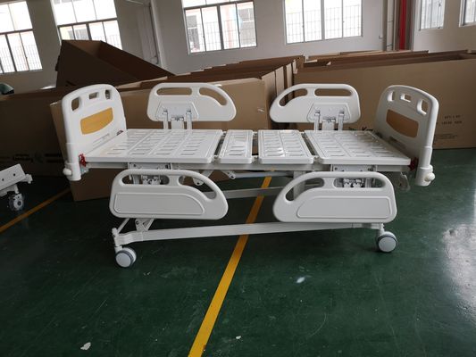 Tiga Engkol Manual Tempat Tidur Perawatan Pasien ICU Rel Sisi PP Tempat Tidur Rumah Sakit Manual Pediatric