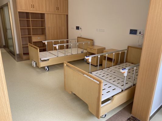 Rumah Sakit Aluminium alloy pagar pembatas bahan kayu dua fungsi tempat tidur manual