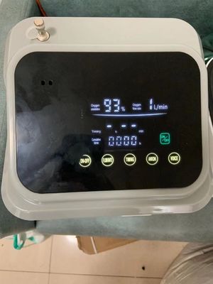 Konsentrator Oksigen Rumah Tangga 1L 7L 93% Mesin Oksigen Untuk Rumah